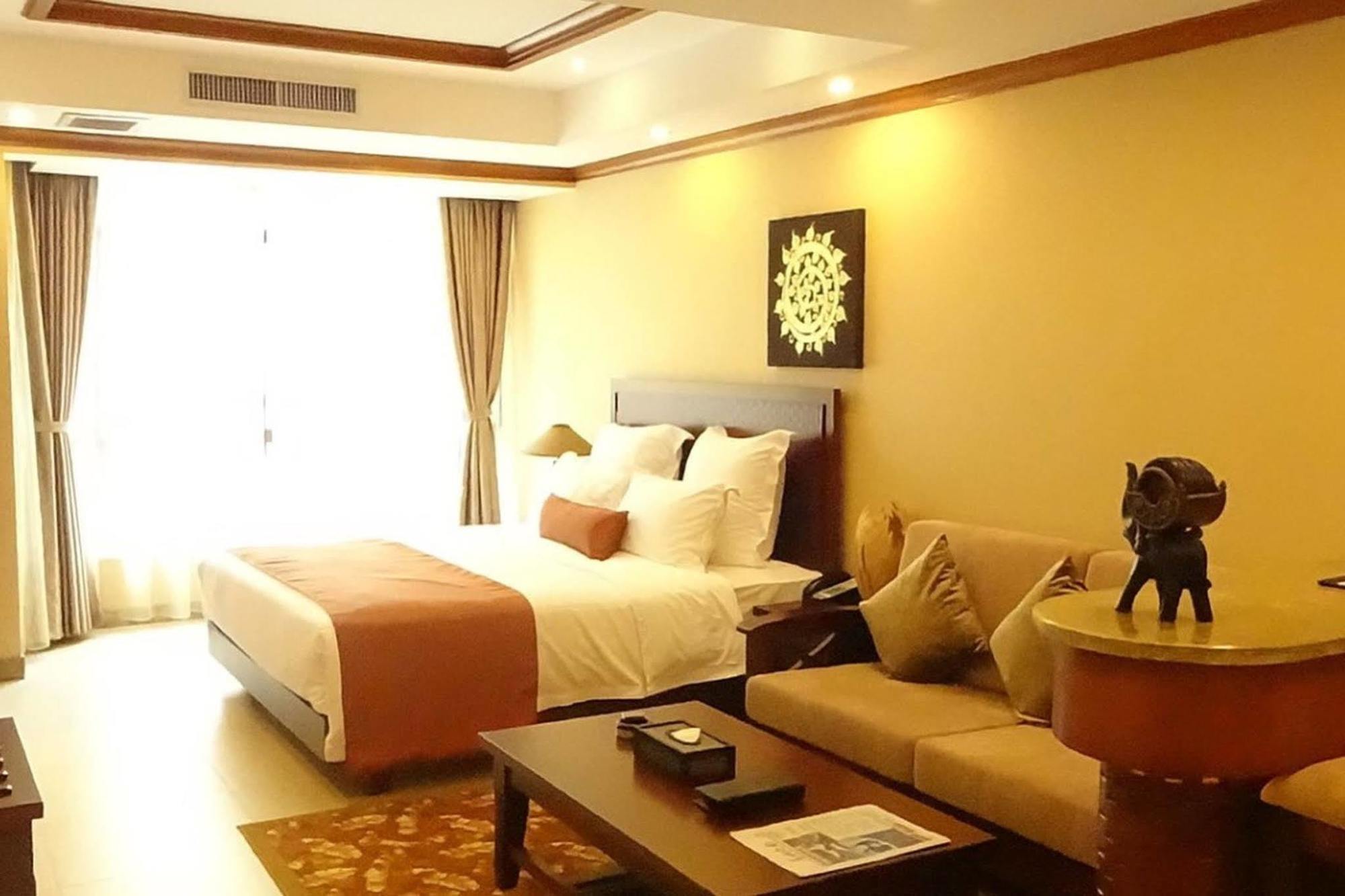 Ramada Plaza Xishuangbanna Hotel Exterior foto